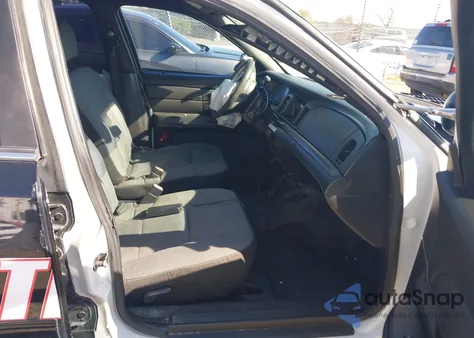 2008 Ford Crown Victoria Police/Police Interceptor z USA, uszkodzony, nr VIN 2FAHP71V38X123473